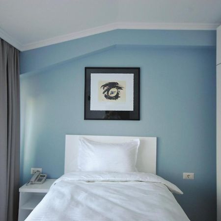 Hotel Callisto Πρίστινα Εξωτερικό φωτογραφία
