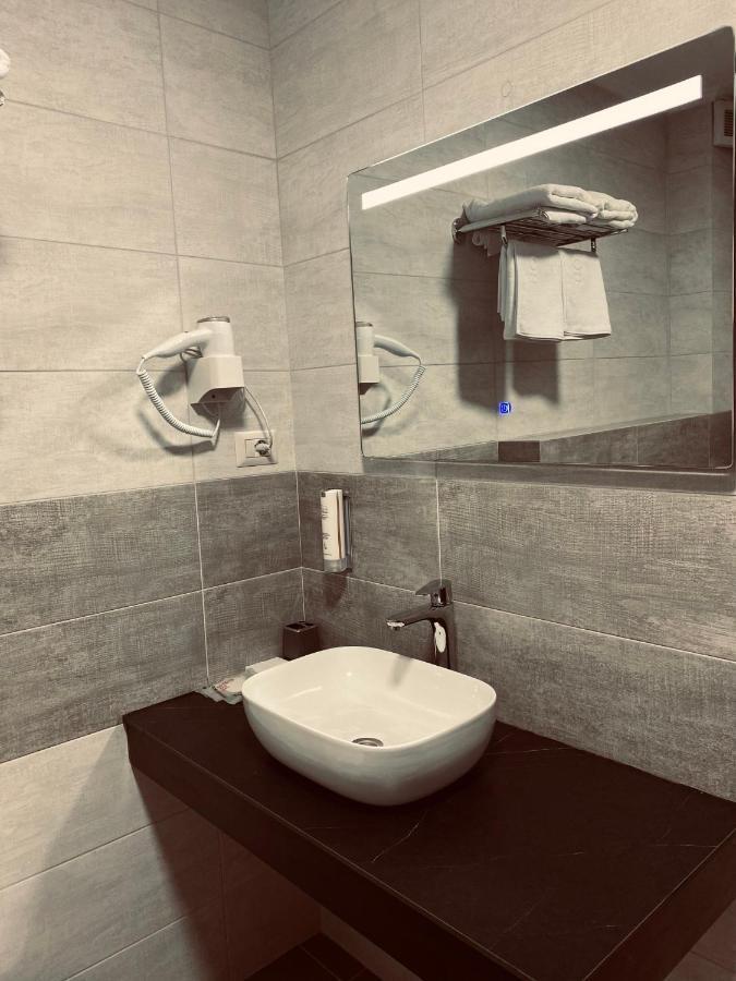 Hotel Callisto Πρίστινα Εξωτερικό φωτογραφία